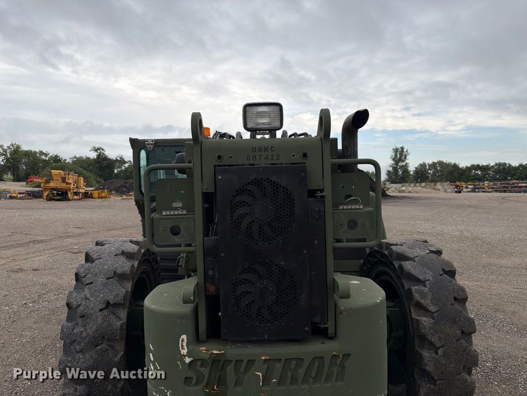 image for item FP3082 2017 Oshkosh MMV3 telehandler