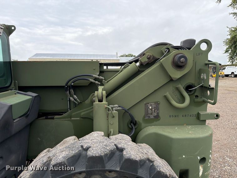 image for item FP3082 2017 Oshkosh MMV3 telehandler