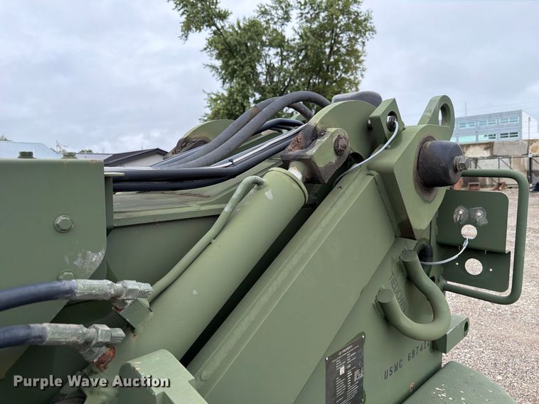 image for item FP3082 2017 Oshkosh MMV3 telehandler