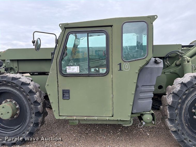 image for item FP3082 2017 Oshkosh MMV3 telehandler