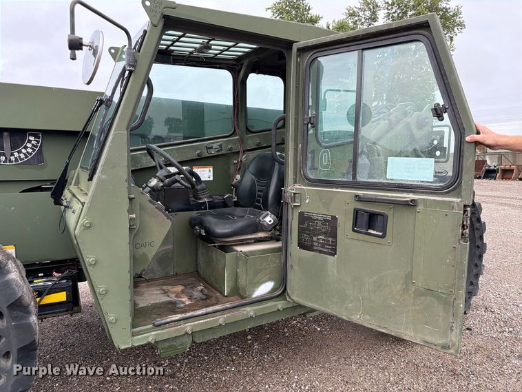 image for item FP3082 2017 Oshkosh MMV3 telehandler