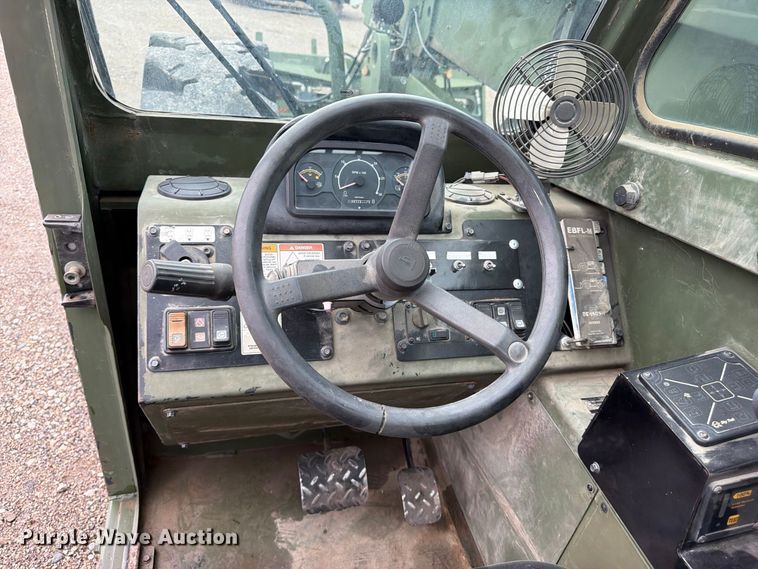 image for item FP3082 2017 Oshkosh MMV3 telehandler