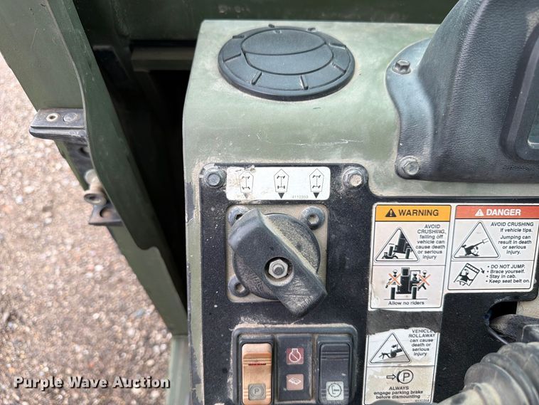 image for item FP3082 2017 Oshkosh MMV3 telehandler