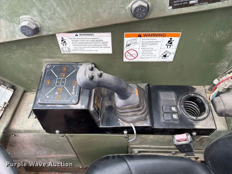 image for item FP3082 2017 Oshkosh MMV3 telehandler