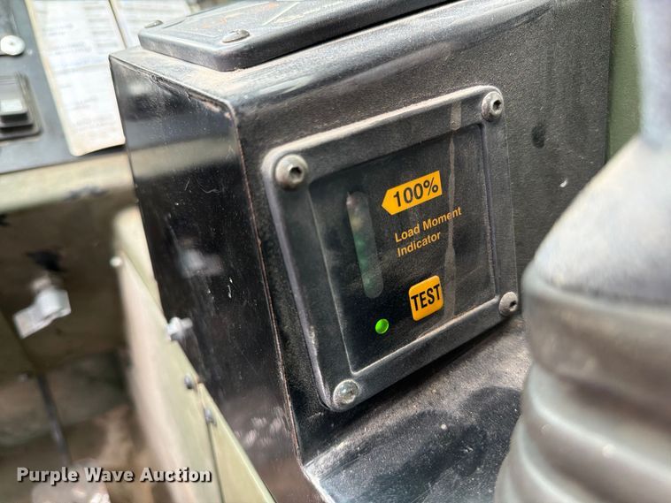 image for item FP3082 2017 Oshkosh MMV3 telehandler