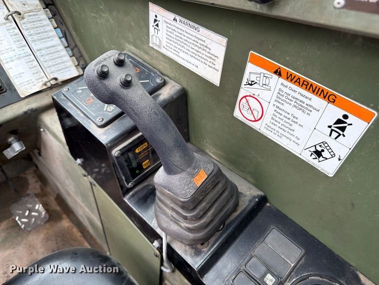 image for item FP3082 2017 Oshkosh MMV3 telehandler