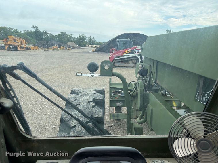 image for item FP3082 2017 Oshkosh MMV3 telehandler