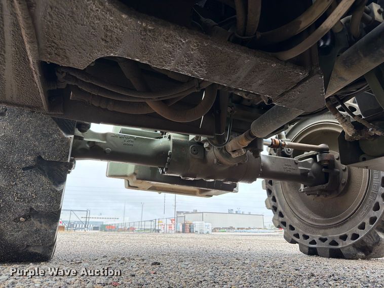 image for item FP3082 2017 Oshkosh MMV3 telehandler
