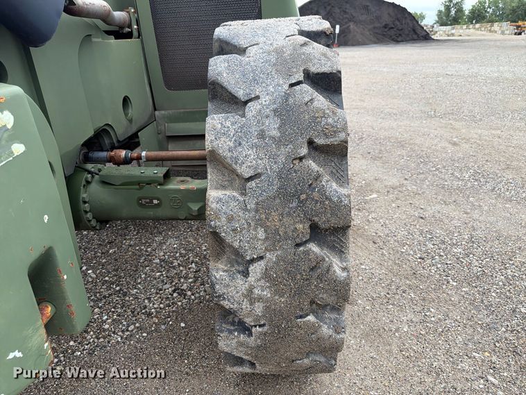 image for item FP3082 2017 Oshkosh MMV3 telehandler