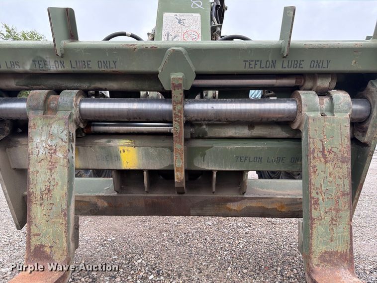 image for item FP3082 2017 Oshkosh MMV3 telehandler