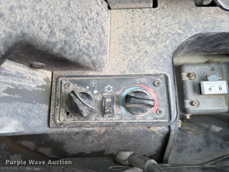 image for item FP3083 2015 Takeuchi TL10 tracked skid steer loader
