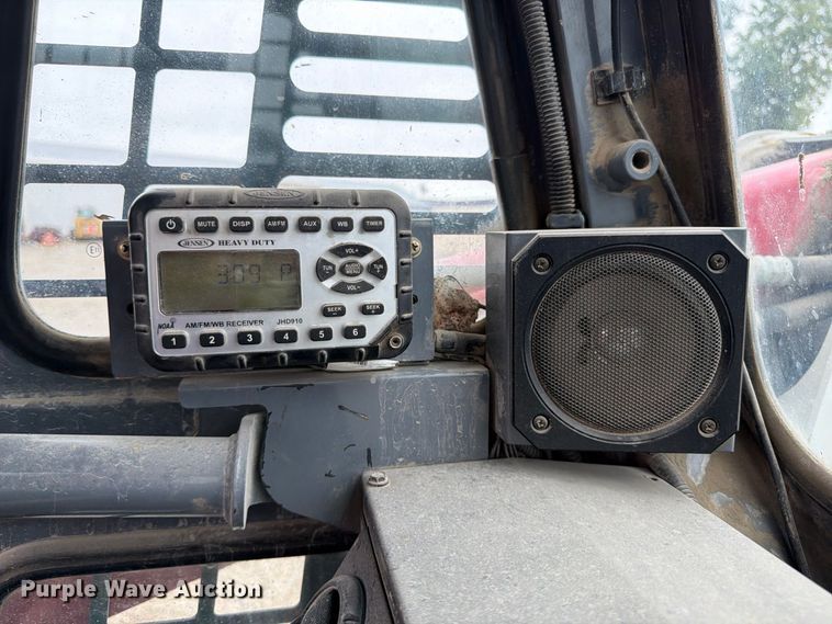image for item FP3083 2015 Takeuchi TL10 tracked skid steer loader