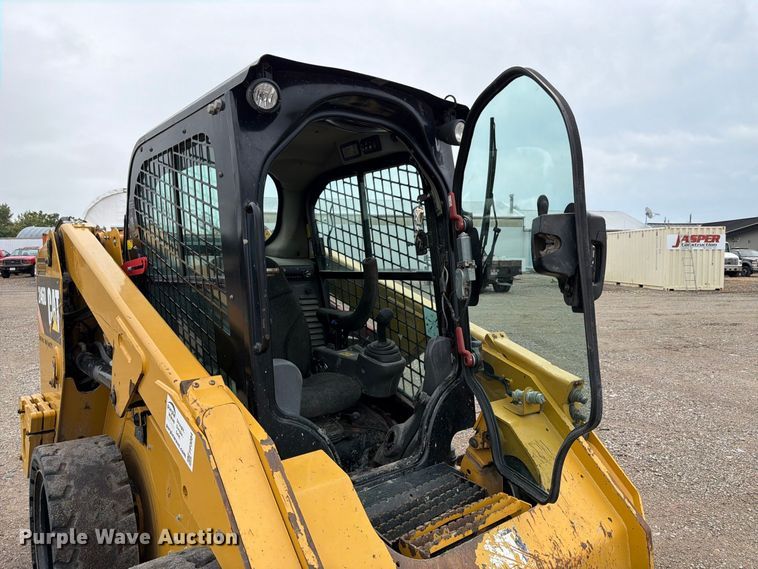 image for item FP3084 2015 Caterpillar 246D skid steer loader