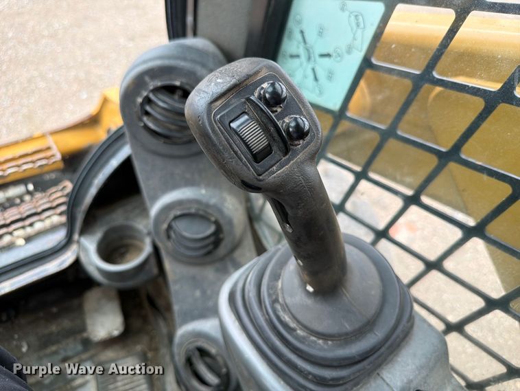 image for item FP3084 2015 Caterpillar 246D skid steer loader