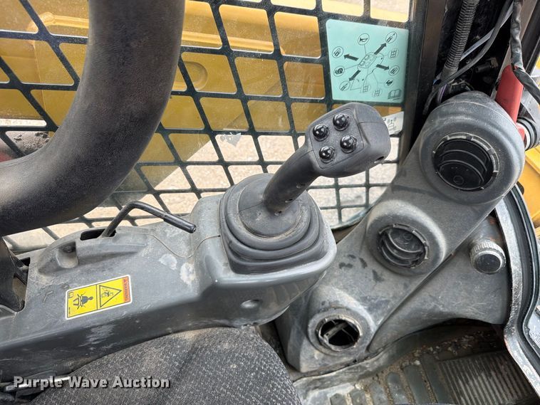 image for item FP3084 2015 Caterpillar 246D skid steer loader