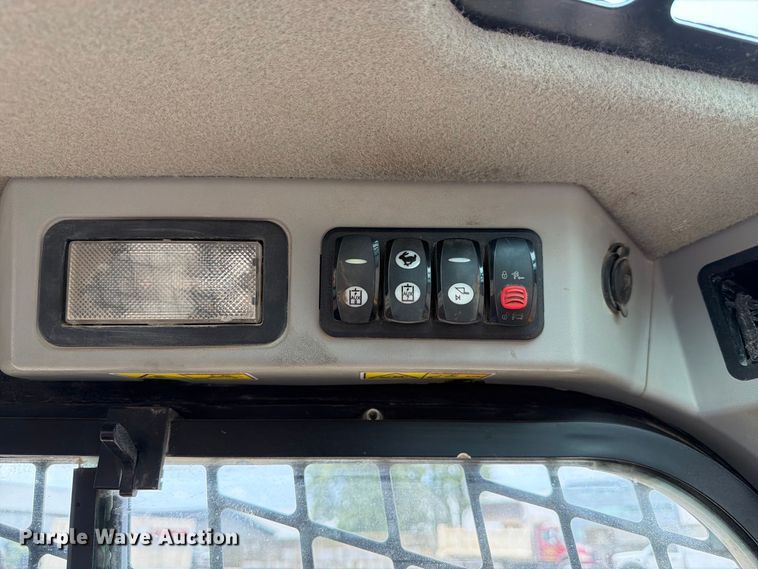 image for item FP3084 2015 Caterpillar 246D skid steer loader