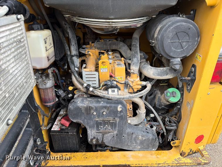 image for item FP3084 2015 Caterpillar 246D skid steer loader