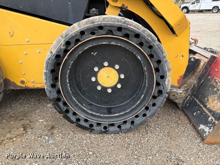 image for item FP3084 2015 Caterpillar 246D skid steer loader