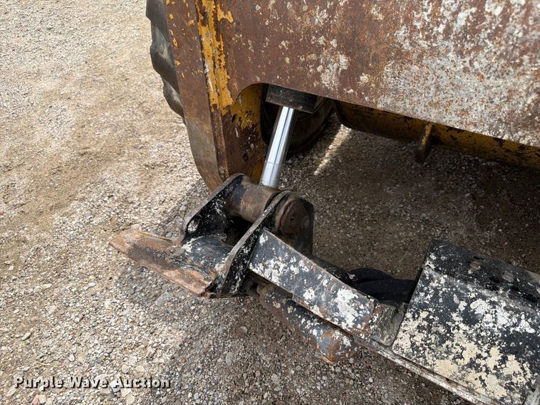 image for item FP3089 2011 Caterpillar 246C skid steer loader