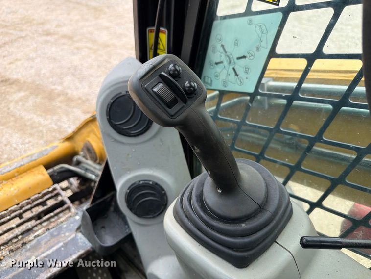 image for item FP3089 2011 Caterpillar 246C skid steer loader