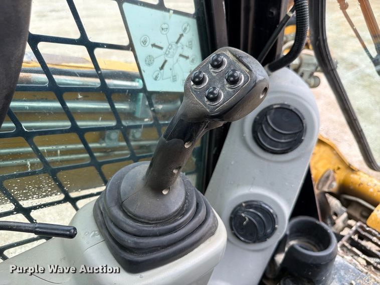 image for item FP3089 2011 Caterpillar 246C skid steer loader