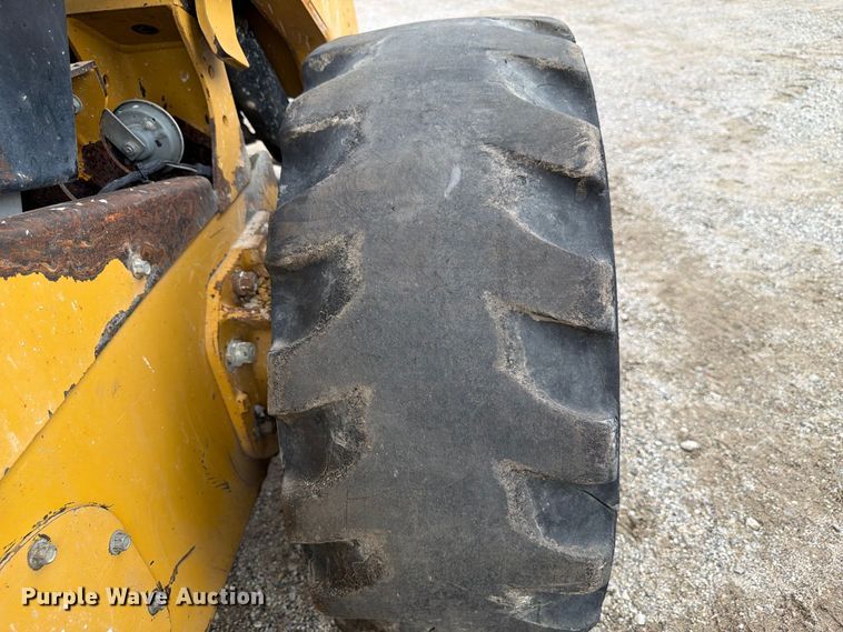 image for item FP3089 2011 Caterpillar 246C skid steer loader