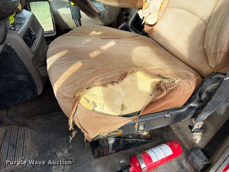 image for item FP3090 2006 Mack CHN613 dump truck