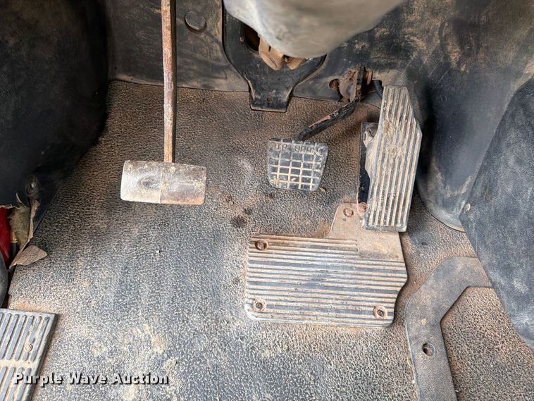 image for item FP3090 2006 Mack CHN613 dump truck