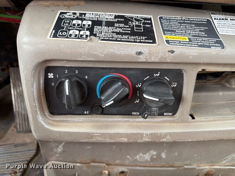 image for item FP3090 2006 Mack CHN613 dump truck