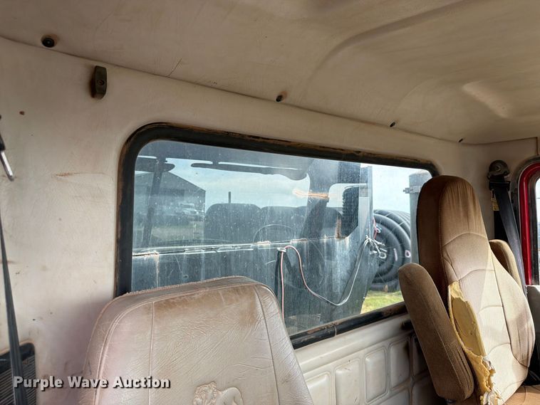 image for item FP3090 2006 Mack CHN613 dump truck