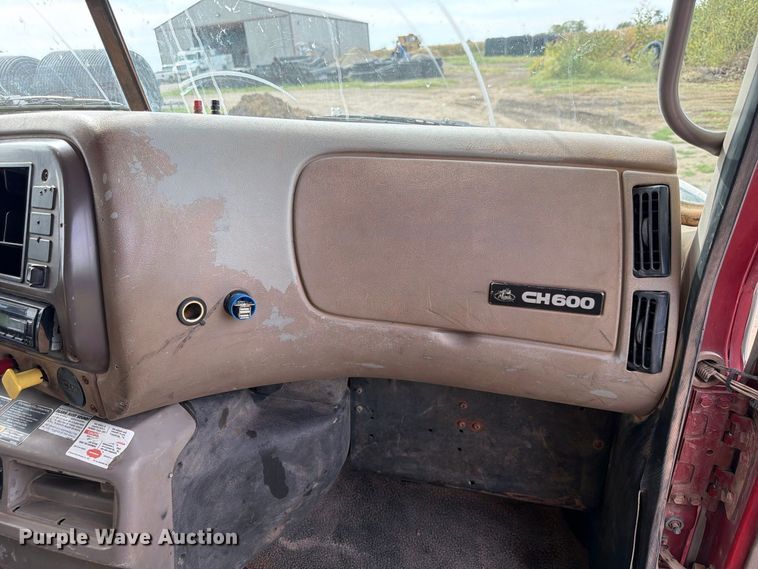 image for item FP3090 2006 Mack CHN613 dump truck