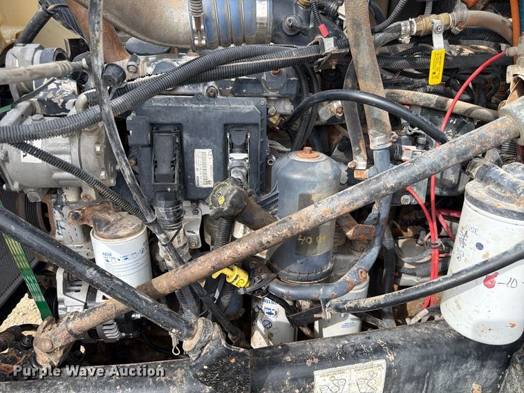 image for item FP3090 2006 Mack CHN613 dump truck
