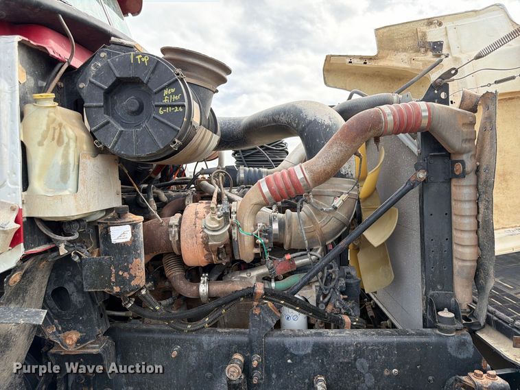image for item FP3090 2006 Mack CHN613 dump truck
