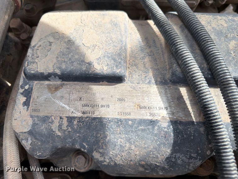 image for item FP3090 2006 Mack CHN613 dump truck