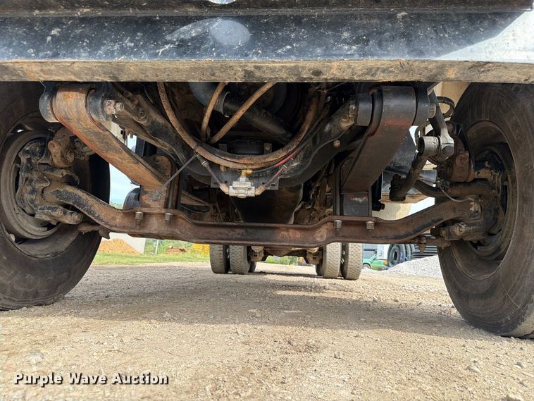 image for item FP3090 2006 Mack CHN613 dump truck