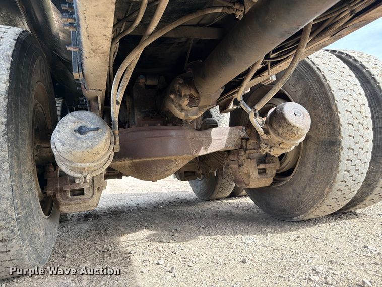 image for item FP3090 2006 Mack CHN613 dump truck