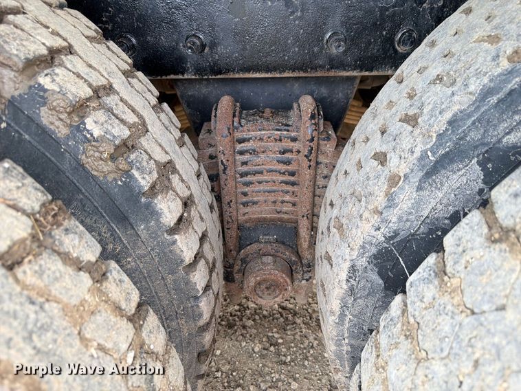 image for item FP3090 2006 Mack CHN613 dump truck