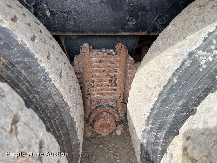 image for item FP3090 2006 Mack CHN613 dump truck