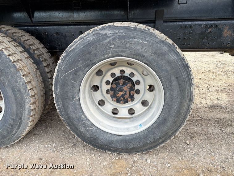 image for item FP3090 2006 Mack CHN613 dump truck