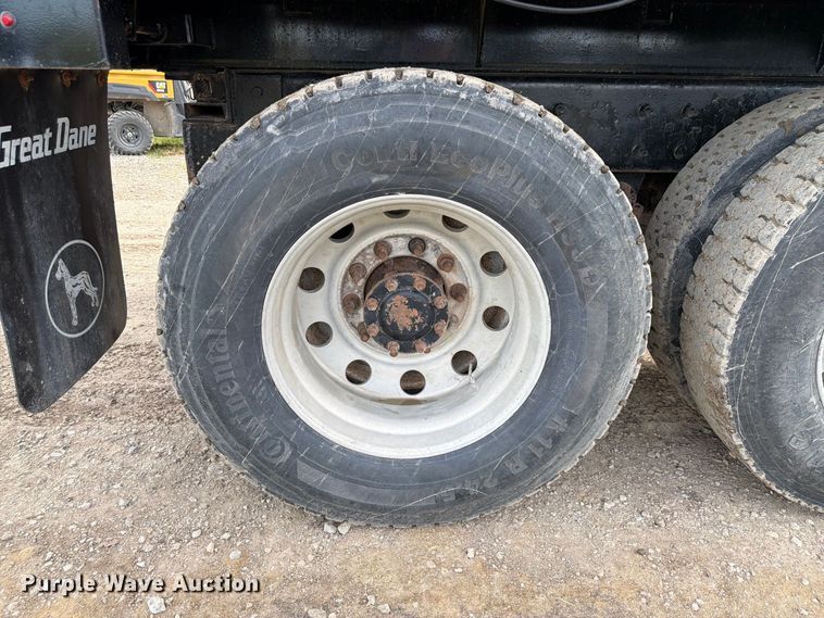 image for item FP3090 2006 Mack CHN613 dump truck