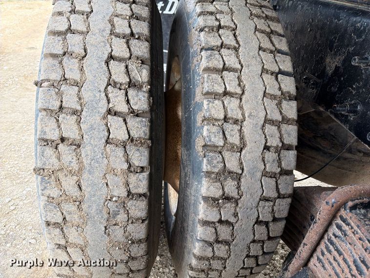 image for item FP3090 2006 Mack CHN613 dump truck