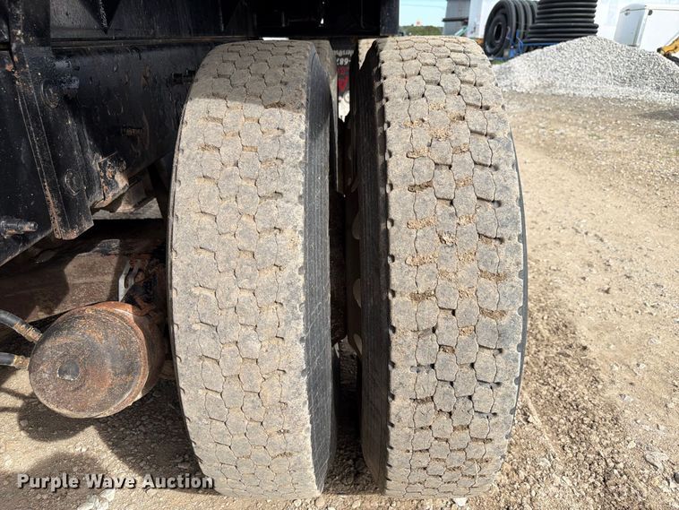image for item FP3090 2006 Mack CHN613 dump truck