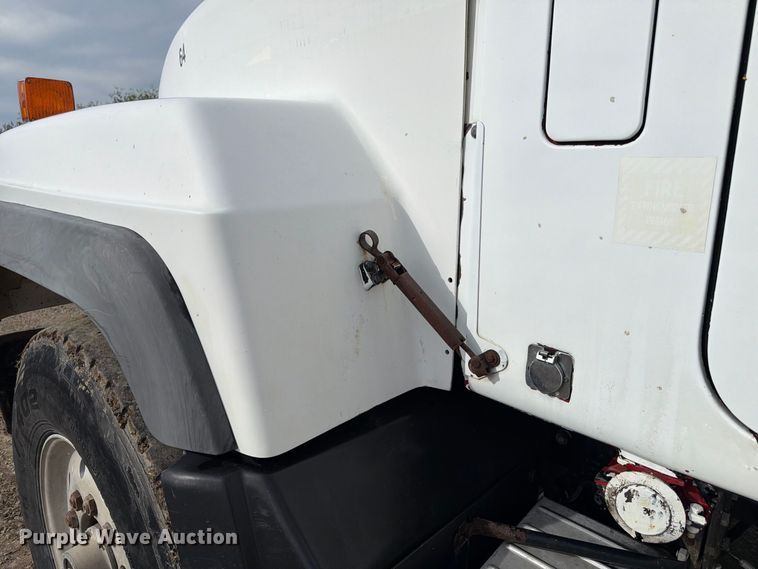 image for item FP3091 1999 Mack RD688S dump truck