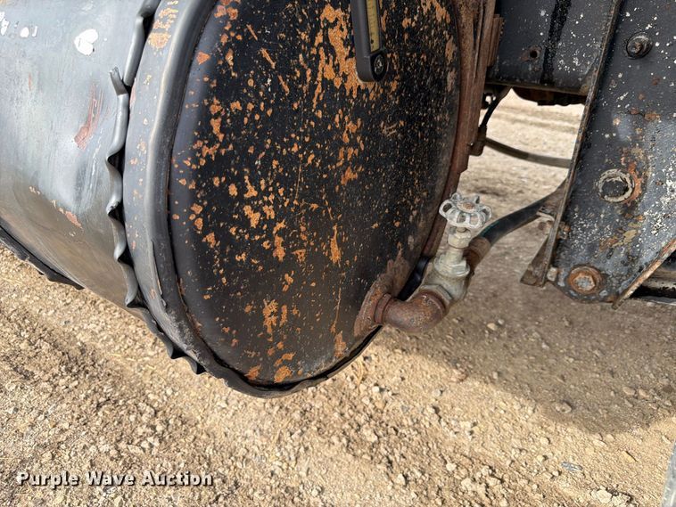 image for item FP3091 1999 Mack RD688S dump truck