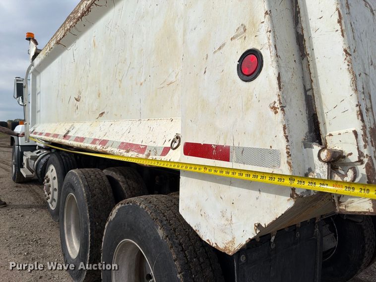 image for item FP3091 1999 Mack RD688S dump truck