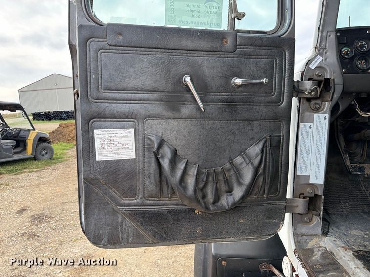 image for item FP3091 1999 Mack RD688S dump truck