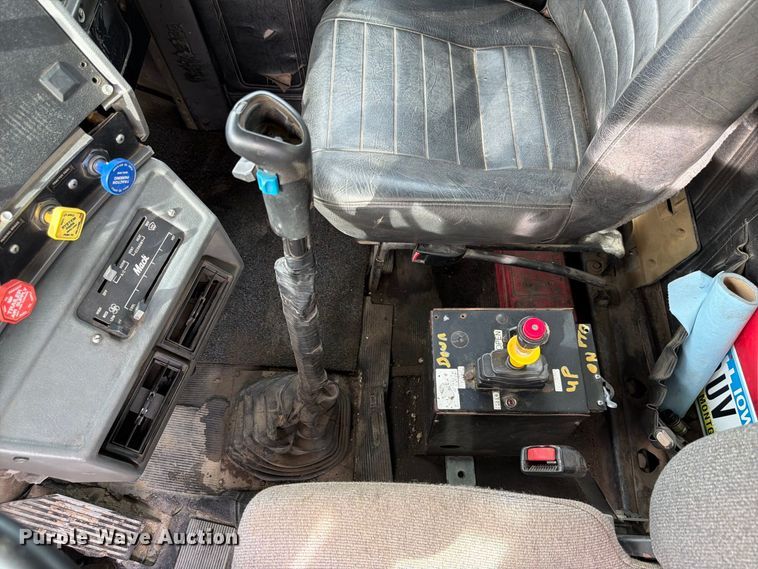 image for item FP3091 1999 Mack RD688S dump truck