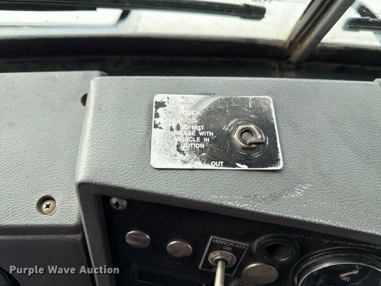 image for item FP3091 1999 Mack RD688S dump truck