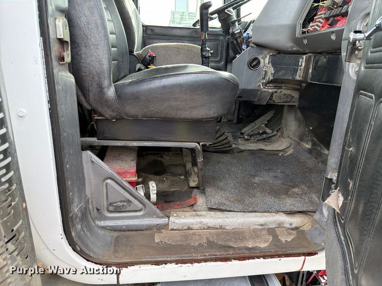 image for item FP3091 1999 Mack RD688S dump truck