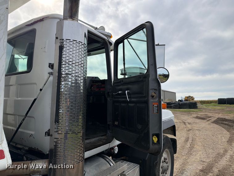 image for item FP3091 1999 Mack RD688S dump truck